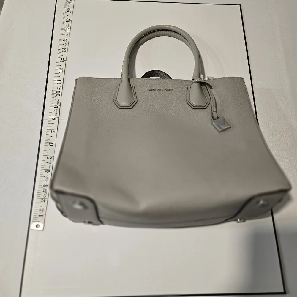 Michael Kors Mercer Large Convertible Pearl Grey Leather Tote Bag - Picture 15 of 16